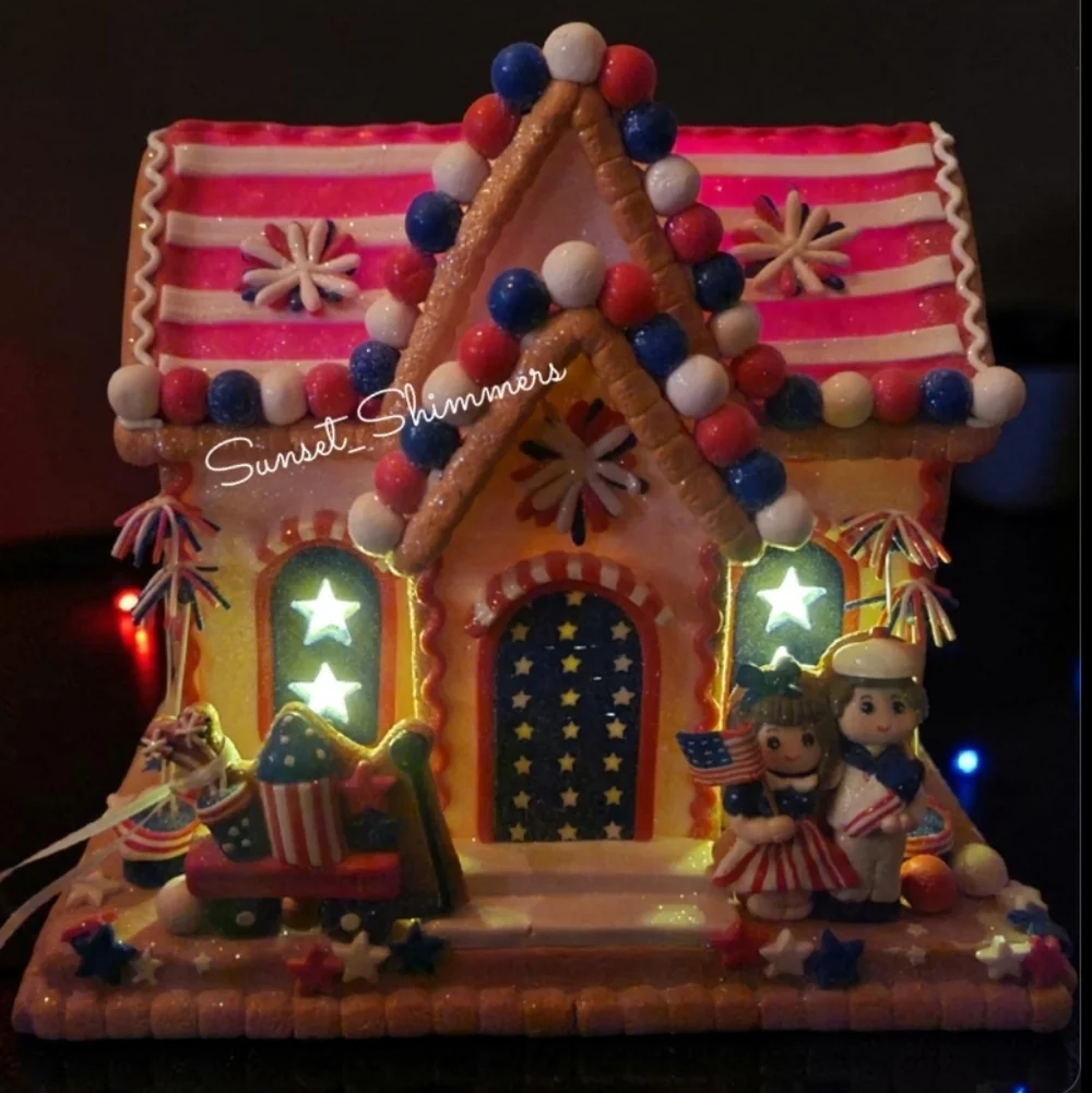 Patriotic LED 4th of July AMERICANA Gingerbread House Stars & Stripes Lighted - Picture 3 of 13